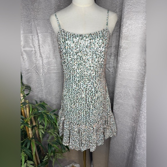 NWT COSMOPOLITAN x Dress the Population Daisy Print with Sequins Mini Dress Sz S - Picture 1 of 11
